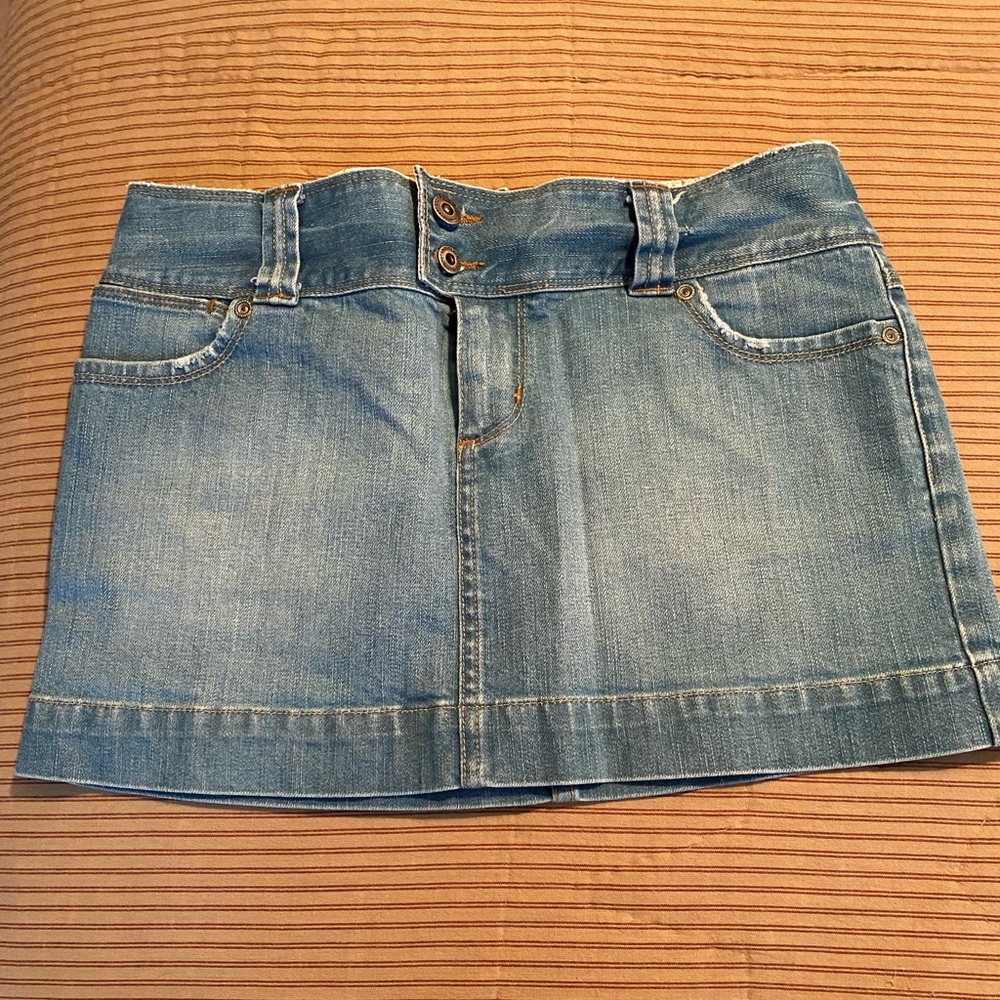 Vintage American Eagle Jean Mini Skirt. Size 4. Distressed around pockets. EUC